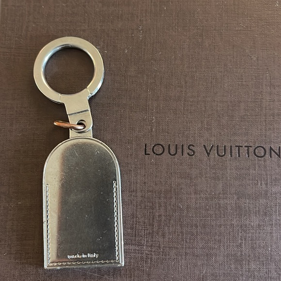 Louis Vuitton key chain - Picture 2 of 2